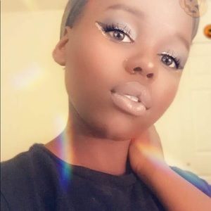 Meet your Posher, Esther